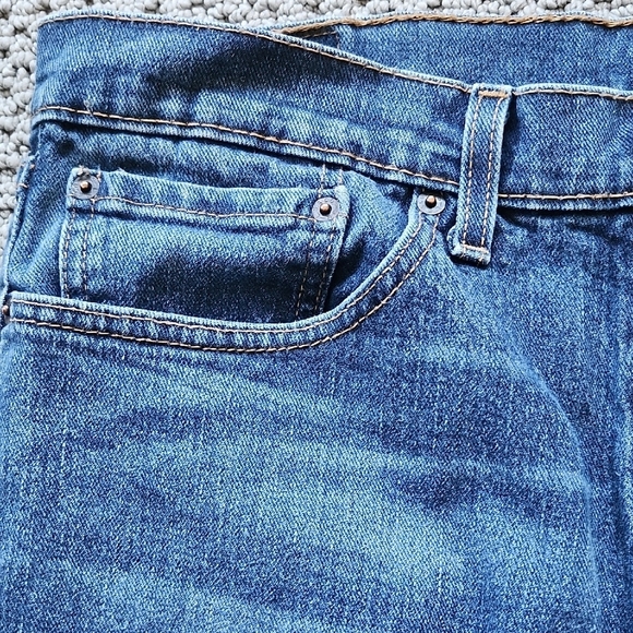 Lev'is Men's Boot Cut Denim Jean Size 34X30. 5 Pocket Classic Wash. - Picture 3 of 9